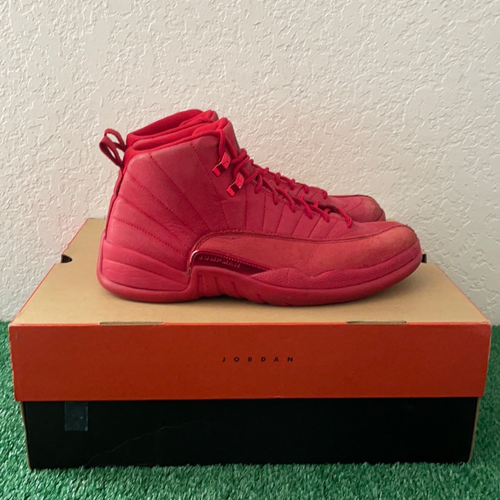 Jordan 12 Gym red